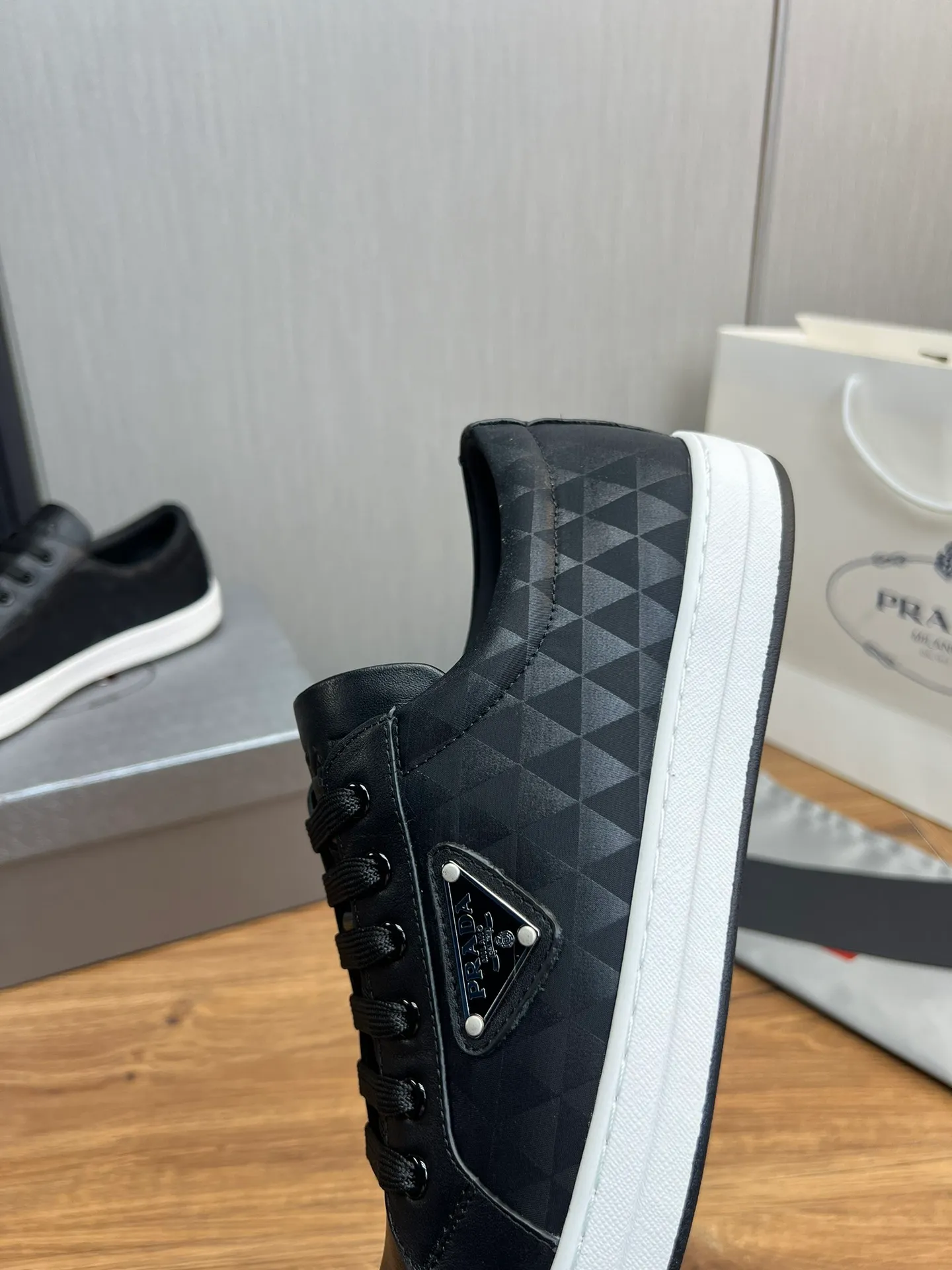 Men's shoes 💰500💰 [PRADA] Popular items in the men's shoe counter, synchronized with the official website, 1 high-quality shipment ✔️Original cowhide splicing + cowhide lining, 1🆚1 replica, original sole, 38-45 (45 customized, non-refundable)